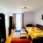 Flamingo Apartment Sibiu